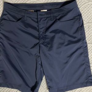 EUC UA golf shorts
